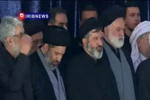 حضور فرزندان رهبر شهید در مصلای تهران + ویدئو