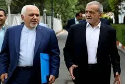 ظریف در مشهد: گرفتار کسانی شدیم که یک جهان فرصت‌سوزی و یک جهان توهم داشتند/ ویدیو