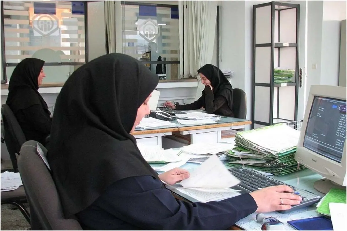 مطالبه زنان کارمند برای رفع تبعیض حقوقی در محیط کار