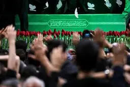 مراسم وداع با پیکر رهبر شهید انقلاب اسلامی و آخرین دیدار با خانواده‌های معظم شهدا + ویدئو