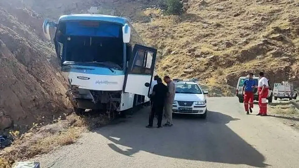 انحراف اتوبوس در شیراز ۲۲ مصدوم برجا گذاشت