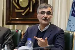 رئیس بانک مرکزی: هیچ بانکی حق ندارد برای تسهیلات خرد، بیشتر از یک ضامن طلب کند / گزارش‌هایی به دست ما رسیده که برخی بانک‌ها بیش از ۲ تا ۳ ضامن طلب می‌کنند


