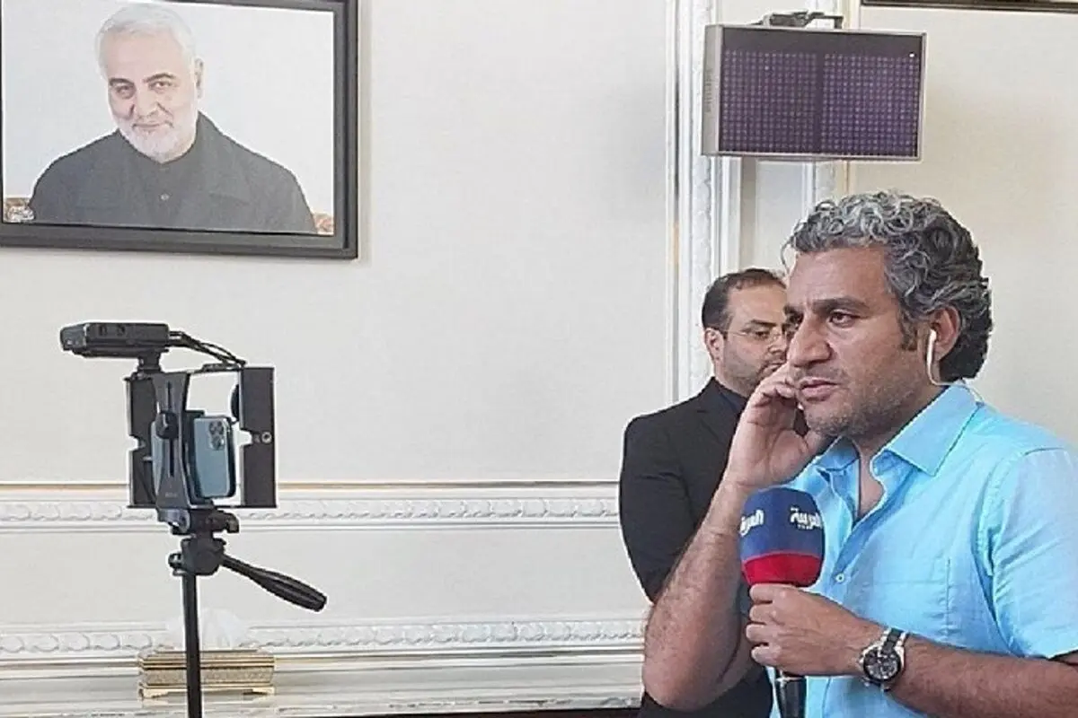 صداوسیما: تغییر مکان نشست خبری ایران و عربستان بخاطر عکس سردار سلیمانی بود / ویدئو