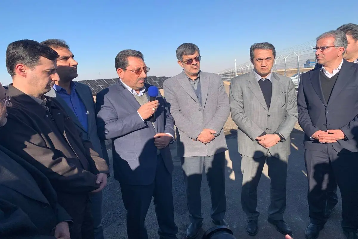 افتتاح دومین نیروگاه خورشیدی 10 مگاواتی چادرملو