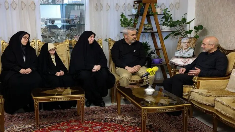 قالیباف به خانه شهید باقری رفت+ عکس