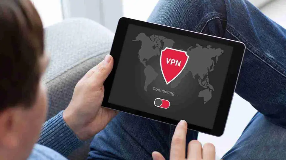 کاسبی با فیلترینگ؛ زنجیره منافع پنهان در پسِ محدودیت اینترنت

