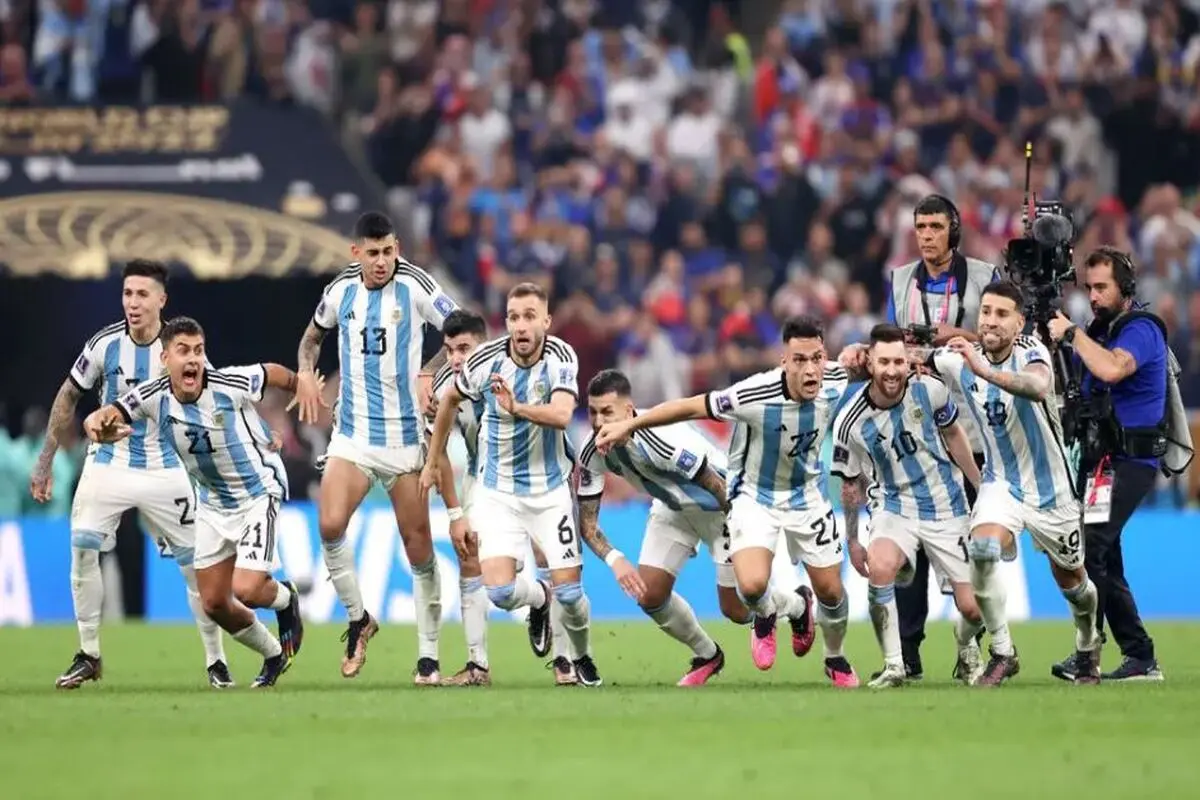 المنتخب الأرجنتینی یتوج بکأس العالم 2022 بعد فوزه على نظیره الفرنسی