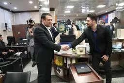بازدید نجارزاده از برخی شعب انتقال یافته بانک سابق آینده به بانک ملی ایران/ استمرار بی وقفه خدمات به مردم و تمرکز بر مشتری مداری
