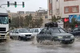 سیل مدارس این شهر را تعطیل کرد/ یک نفر مفقود شده است

