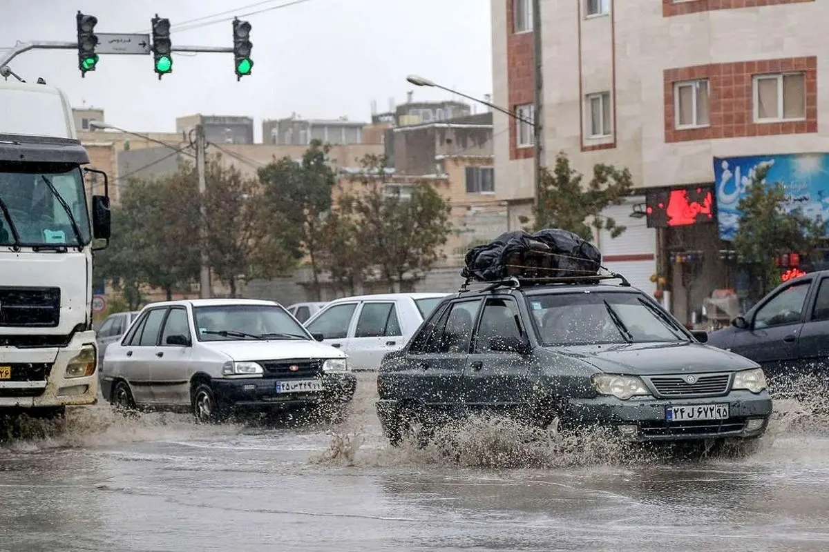 سیل مدارس این شهر را تعطیل کرد/ یک نفر مفقود شده است

