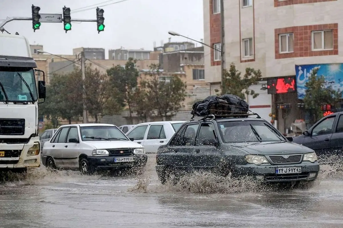 سیل مدارس این شهر را تعطیل کرد/ یک نفر مفقود شده است

