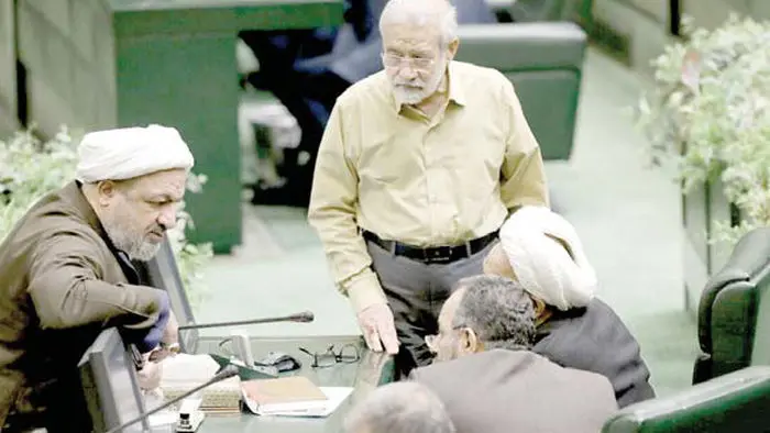 پروژه تندروها برای زمین‌گیر‌کردن دولت