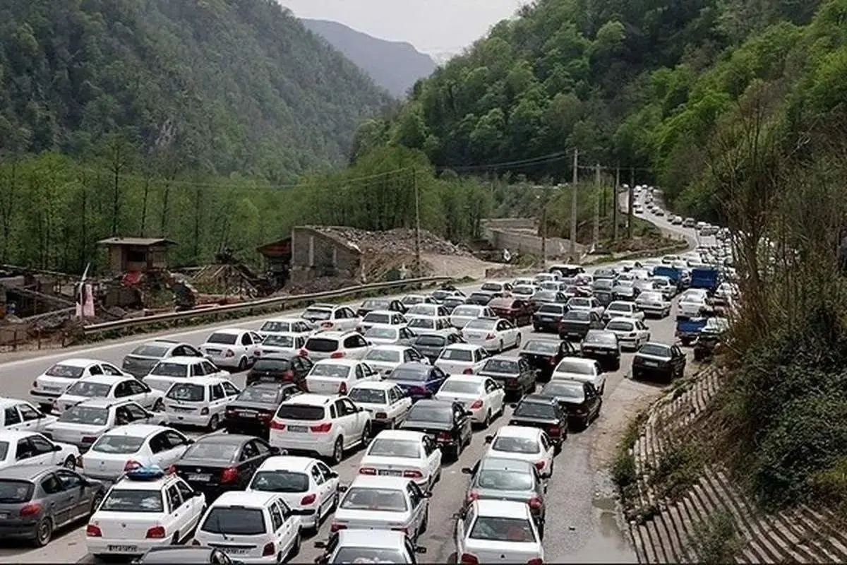 آخرین وضعیت جوی ترافیکی جاده های شمالی/ محور چالوس و آزادراه تهران - شمال یکطرفه شد