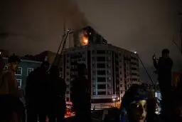 زاکانی، گاندی و بی‌تفاوتی

