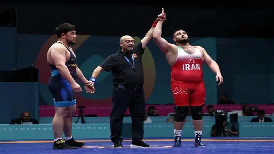صعود ساروی و هدایتی به فینال مسابقات کشتی فرنگی

