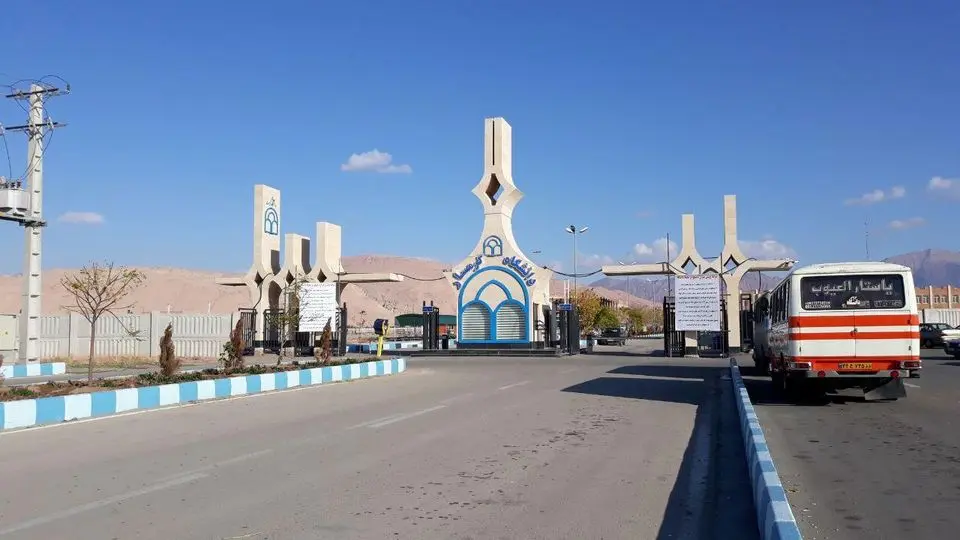 ماجرای ضرب و شتم دانشجویان گرمساری توسط راننده اتوبوس + ویدئو