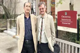 کو دلی کز حکم حق صدپاره نیست

