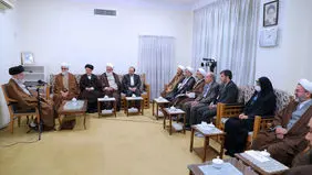 Leader calls on Shia Muslims to introduce Imams to world