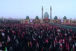 مراسم تشییع رهبر شهید در قم به پایان رسید