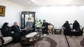 دیدار پزشکیان با خانواده آیت‌الله آل هاشم 