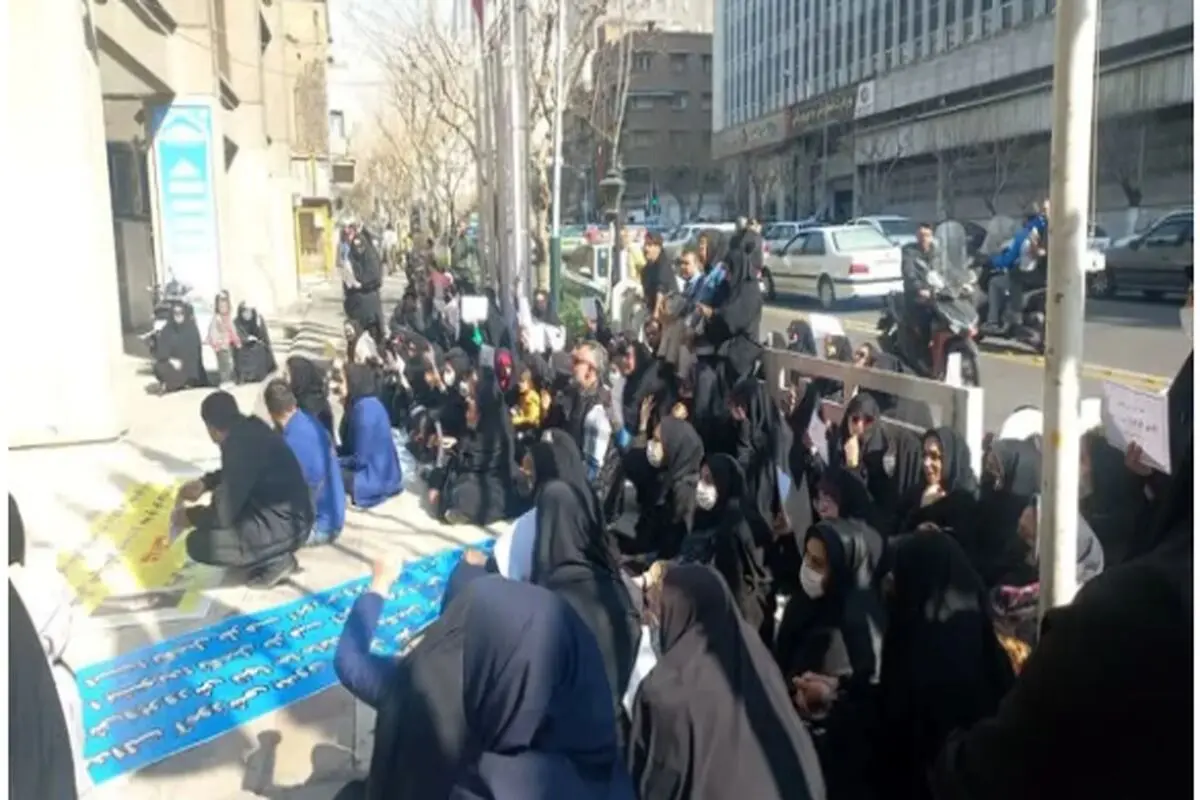 اعتراض کارنامه‌ سبزها مقابل وزارت آموزش و پرورش/ از بازنشستگان به جای نیروهای جوان استفاده نکنید!