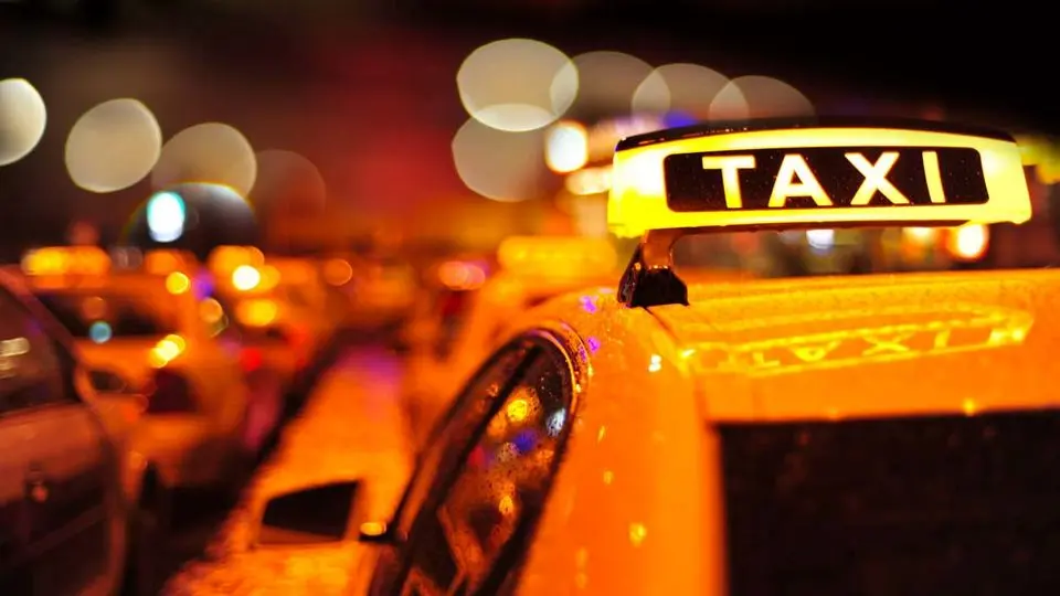 ماجرای بار عجیب و خطرناک یک تاکسی چه بود؟/ ویدئو