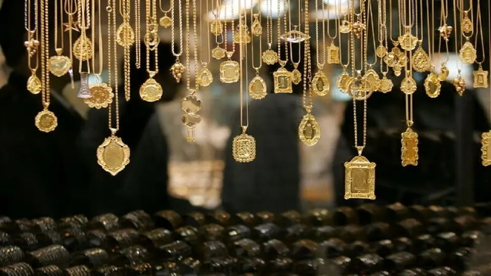 رییس اتحادیه طلا و جواهر تهران: عروس و دامادها به جای خرید طلا، نقره و بدلیجات مـی‌خرند

