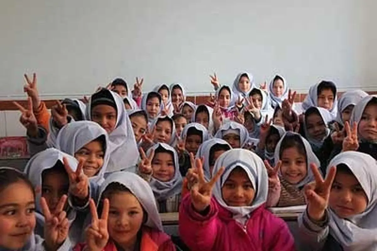 دانش‌ آموزان افغانستانی فقط با کد ۱۰ رقمی ثبت‌نام می‌شوند  
