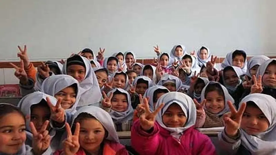 دانش آموزان افغانستانی فقط با کد ۱۰ رقمی ثبتنام میشوند