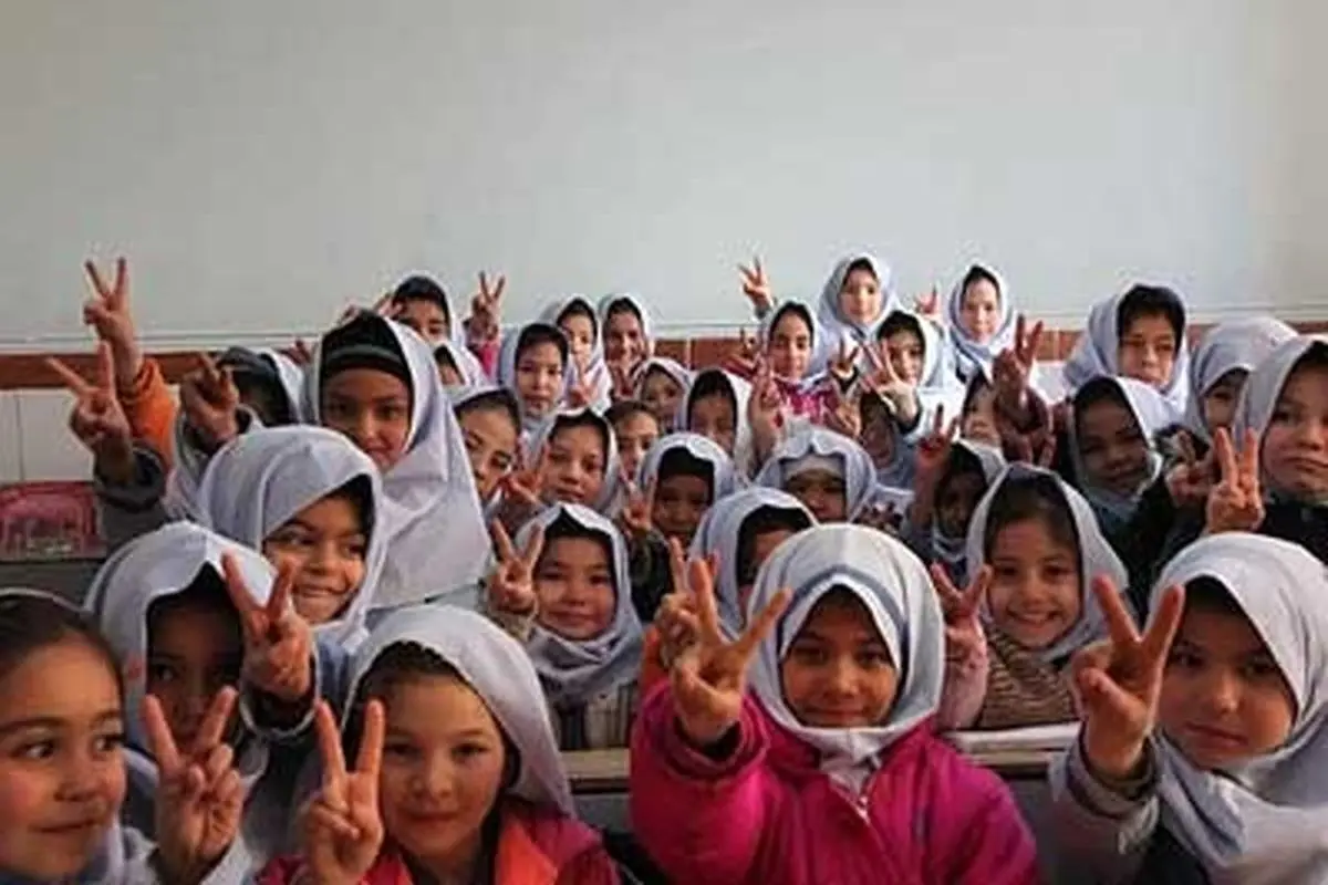 دانش‌ آموزان افغانستانی فقط با کد ۱۰ رقمی ثبت‌نام می‌شوند  
