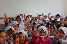 دانش‌ آموزان افغانستانی فقط با کد ۱۰ رقمی ثبت‌نام می‌شوند  