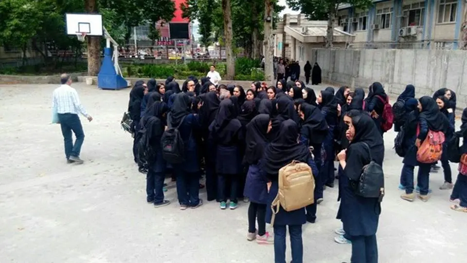  بازرسی آموزش و پرورش ناحیه 5 اصفهان به مدرسه صدیقه طاهره رفت نه یگان ویژه/ نهادهای امنیتی و انتظامی کاری به دانش‌آموزان و خانواده‌هایشان نخواهند داشت