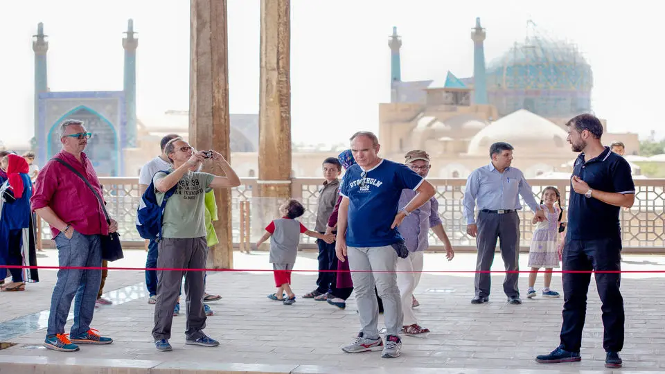 گردشگری در تعلیق