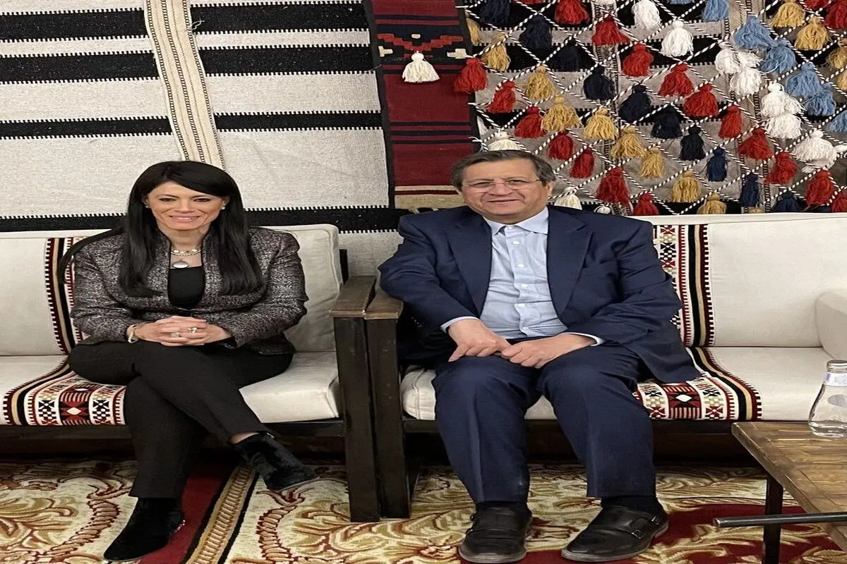 وزیر الاقتصاد الإیرانی یلتقی وزیرة التخطیط والتنمیة الاقتصادیة لمصر