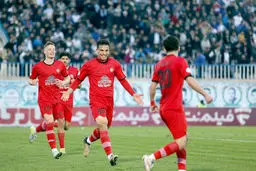 این روزها همه از تراکتور حرف می‌زنند