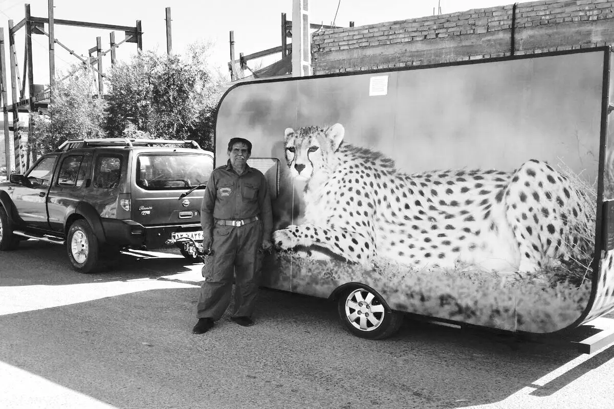نمی‌شود دست روی دست بگذاریم