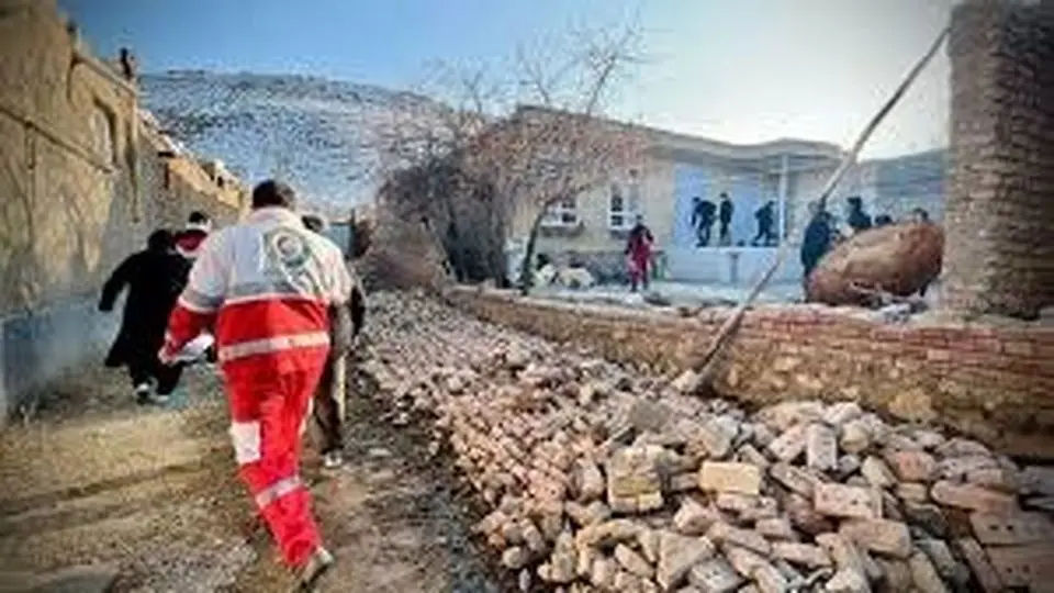 ارتفاع حصیلة حصیلة ضحایا زلزال خوی الى 3 اشخاص والجرحى اکثر من 800 شخص