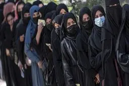 طالبان کتک زدن زنان و فرزندان را قانونی اعلام کرد