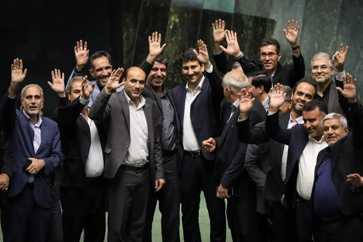 ستار هاشمی، وزیر ارتباطات و فناوری اطلاعات دولت چهاردهم شد

