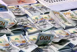رییس کل بانک مرکزی: ۶ میلیارد دلار ایران در قطر در حال انتقال است

