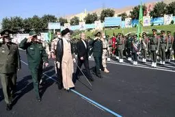 قائد الثورة الاسلامیة: وفاة فتاة شابة أحرقت قلوبنا