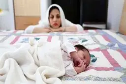 زایمان در خانه‌‌ها، باعث دشواری روند دریافت شناسنامه در قشم شده است