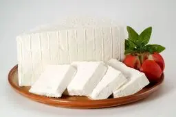 عوارض  جانبی مصرف بیش از حد پنیر
