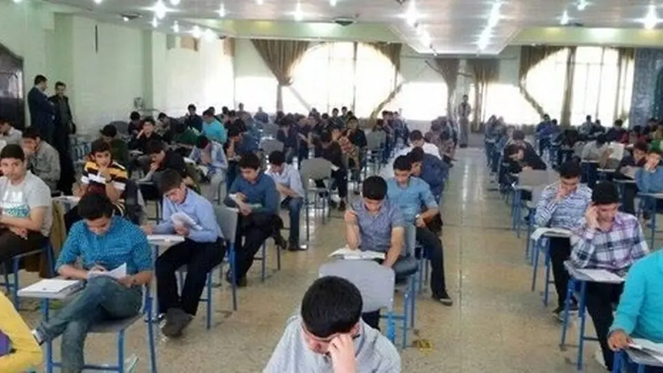 آزمون سمپاد لو رفت؟ / تجمع اعتراضی برگزار شد 