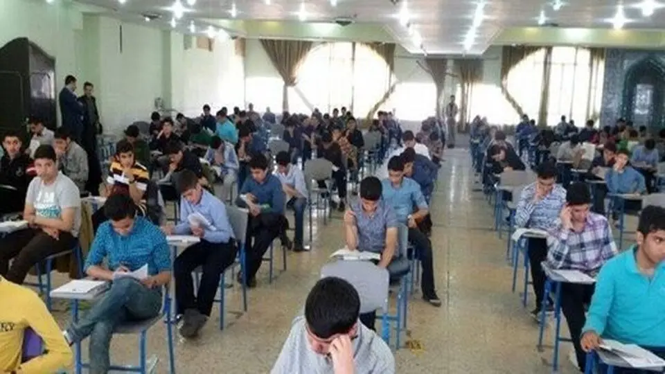 آزمون سمپاد لو رفت؟ / تجمع اعتراضی برگزار شد