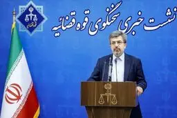 سخنگوی قوه قضاییه: در لیگ برتر تعدادی بازیکنان خارجی در طول فصل بازی نکردند اما بیش از ۱۲۰ میلیارد تومان قرارداد بستند/ در استان البرز ۱۰ نفر به اتهام تولید و توزیع مشروبات الکلی دستگیر شدند / با هر کسی که بخواهد امنیت داخلی کشور را مخدوش کند برخورد عبرت 