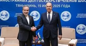 لاوروف و عراقچی درباره برنامه هسته‌ای ایران گفتگو می‌کنند

