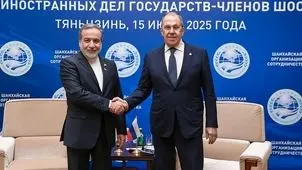 لاوروف و عراقچی درباره برنامه هسته‌ای ایران گفتگو می‌کنند

