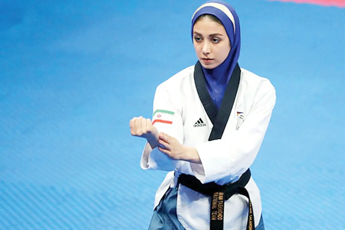 خداحافظی  اشک‌آلود
