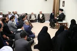 Leader receives Shahid Motahhari High School staff